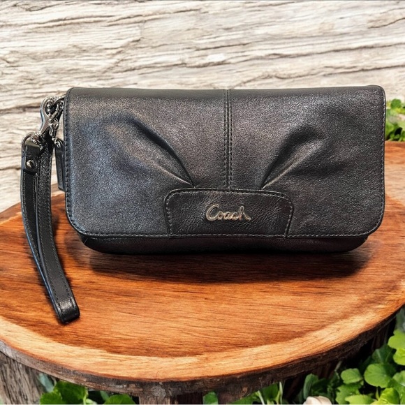 Coach Ashley Vintage Black Leather Flap Clutch Wristlet EUC - Picture 1 of 9